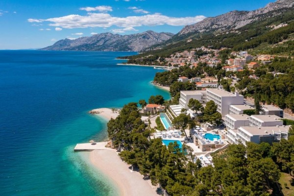 Hotel Bluesun Berulia letovanje Hrvatska Dalmacija Brela pogled kompleks