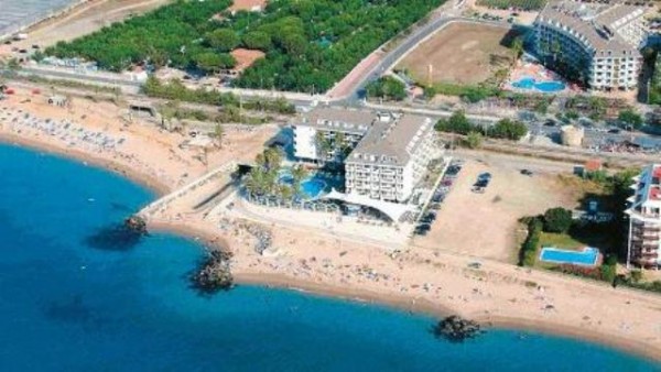 HOTEL CAPRICI BEACH ŠPANIJA LJORET DE MAR LETO ARANŽMANI CENE AVIONOM