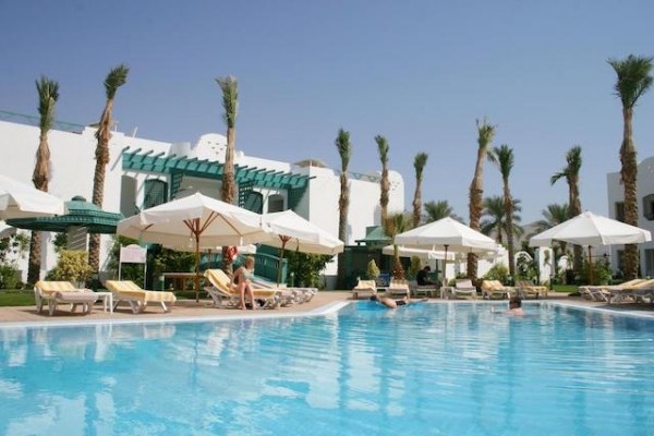 Hotel Falcon Hills 3* Bazen