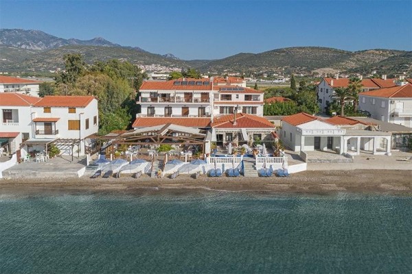 Hotel Casa Cook Potokaki Samos Grčka ostrva letovanje more paket aranžman dvorište