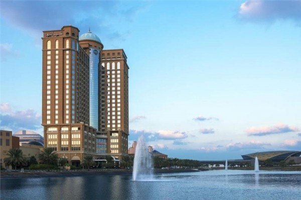 Hotel Sheraton mall od the emirates DUBAI letovanje 5 zvezdica paket aranžman beograd avion cena more leto 2019