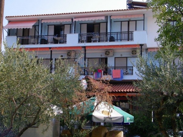 Kuća Avra Sarti Sitonija letovanje more Grčka studiji apartmani