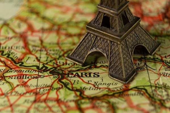 Prvomajski izlet avionom u Pariz Francuska prvi maj proleće aranžman najpovoljnije