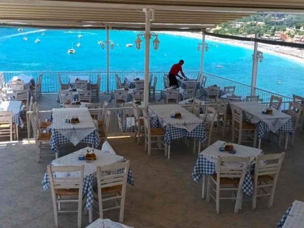 Vila Tri platana Parga Valtos plaža Parga Letovanje Grčka restoran