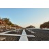 Hotel Costa grand resort spa Kamari Santorini letovanje Grčka ostrva ležaljke suncobrani besplatno