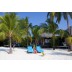 Hotel Kuredu island spa resort Maldivi letovanje plaža ležaljke