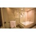 Hotel Media Rotana dubai UAE paket aranžman avionom povoljno putovanja tuš kupatilo