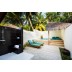 Hotel Meeru island resort spa maldivi aranžman cena smeštaj dvorište
