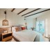 Hotel Renaissance Wind Creek Aruba Resort letovanje bračni krevet