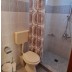 Kuća F&M Sarti Sitonija grčka apartmani letovanje more najam tuš kupatilo