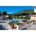 Vila Sunny Garden Nidri Lefkada letovanje Grčka ostrva dvorište bazen
