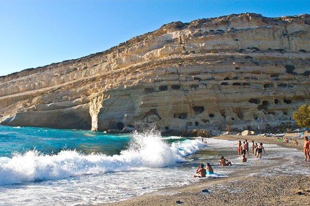 Matala peskovita plaža Krit, Grčka